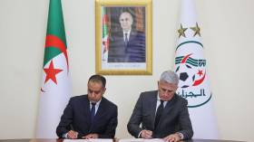 بالصور.. بيتكوفيتش يوقع على عقده مع “الفاف”