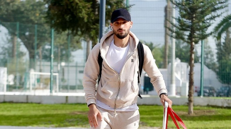 بِالفيديو: عوّار ينضمّ إلى تربّص “الخضر”