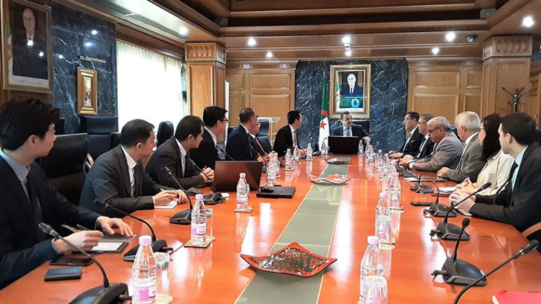 الجزائر تريد خبرة “هواوي” في الطاقة الكهروضوئية والهيدروجينيّة