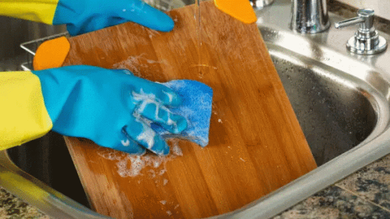 8 نصائح تجعل مهمة غسل الأواني أسرع وأسهل