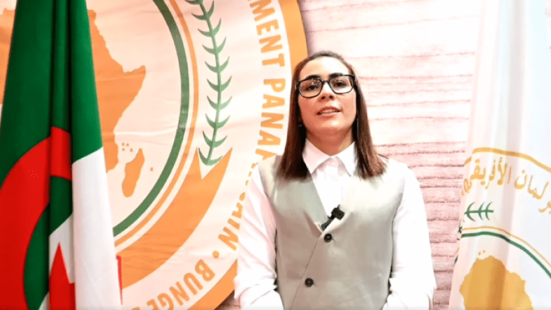 بالفيديو.. هذه الدكتورة الجزائرية ظفرت بمنصب سفيرة دولية للأمن والسلم في إفريقيا!