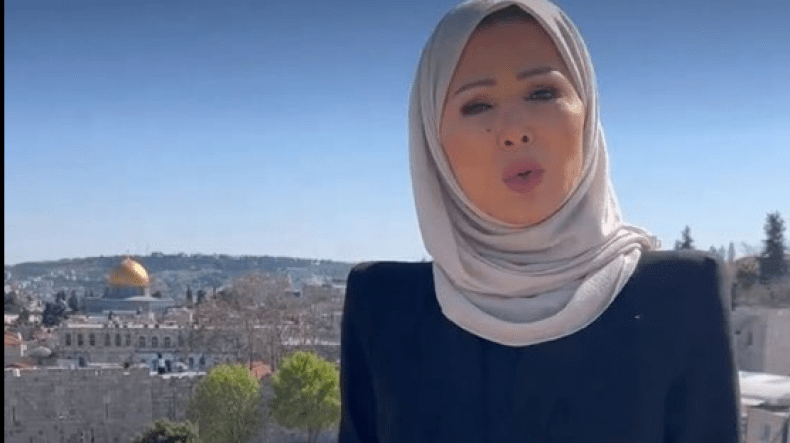 تضامن واسع مع خديجة بن قنة بعد حملة التشويه التي شنها ذباب الصهاينة