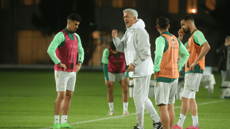 الرواق الأيسر يضع بيتكوفيتش في ورطة