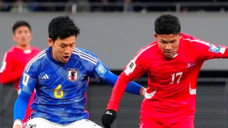 منتخب كوريا الشمالية يرفض استضافة مُنافسه الياباني بِسبب “البكتيريا”