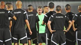 بِالتفصيل.. المُقابلات الأولى لِمُدرّبي “الخضر” في الـ 35 سنة الأخيرة