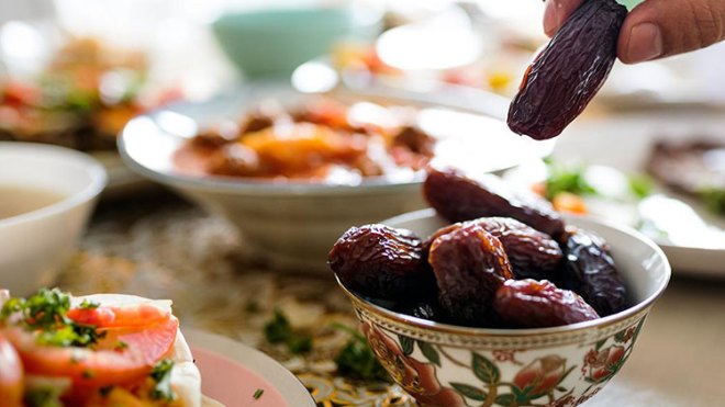 هذه مائدة الإفطار الصحية في رمضان