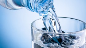 هذا ما يحدث لك عند الافراط في شرب الماء أثناء السحور؟