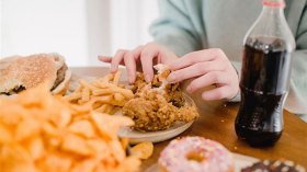 أطعمة ومشروبات يجب تجنبها