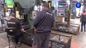 بعد فتح المعبر الحدودي مع موريتانيا .. المصانع ترفع من قدراتها الإنتاجية