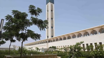 في رمضان، وجامع الجزائر وفلسطين