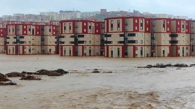 انهيار مبان وقطع طرقات جراء الأمطار بعديد الولايات