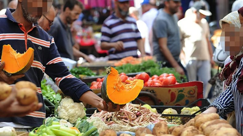 إقبال كبير على الأسواق ووفرة في المنتجات عشية رمضان