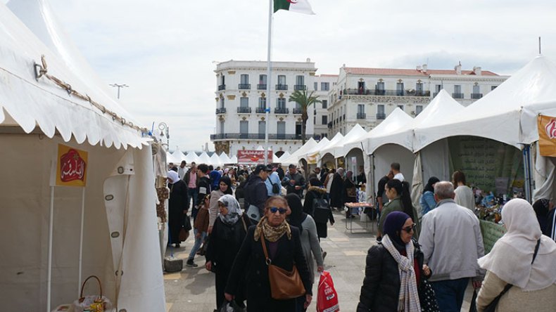 الأسواق الجوارية الرمضانية.. ملاذ المواطن