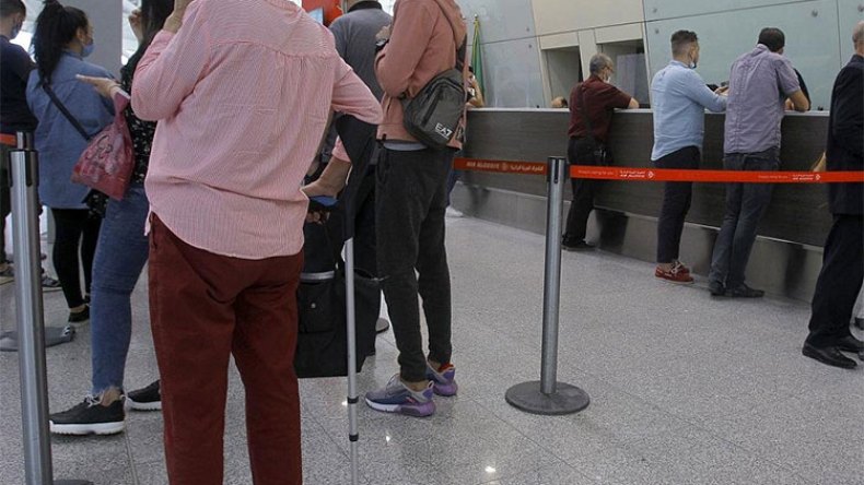 شركات الطيران ملزمة بإرسال بيانات المسافرين