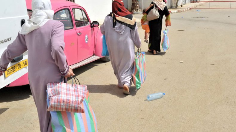 متطوعون في مهمة حفظ كرامة المحتاجين في رمضان