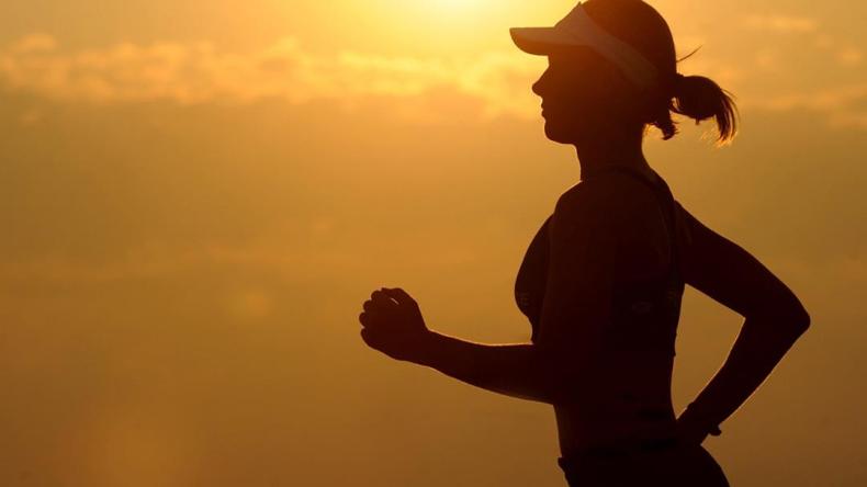 دراسة جديدة تحذر النساء من ممارسة الرياضة بالماكياج!