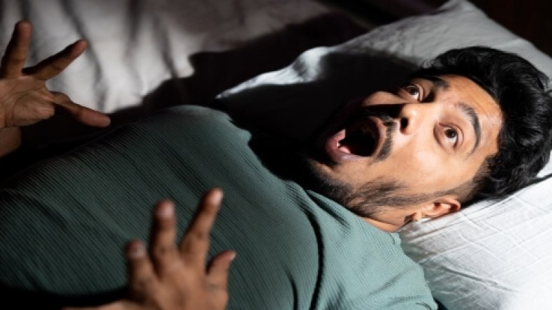 ما هو سر اهتزاز الجسم قبل النوم؟