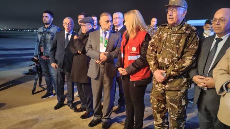 السفير الفلسطيني يشيد باستقبال الجرحى الفلسطينيين في الجزائر