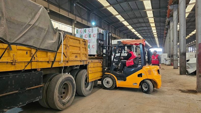 الهلال الأحمر: إرسال أكثر من 250 طن من الطرود الغذائية لـ 11 ولاية