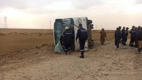 المسيلة: انقلاب حافلة يخلف وفاة شخص وإصابة 22 آخرين