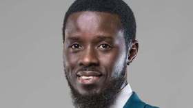 من هو باسيرو ديوماي فاي الذي قادته الإنتخابات من السجن إلى رئاسة السنغال؟