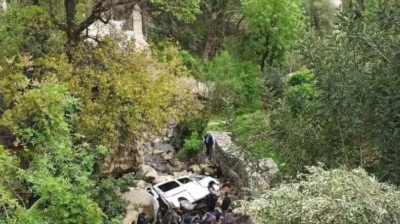 حادث مرور في بجاية يخلف وفاة شخصين وجرح 10 آخرين