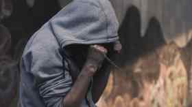 كيف تعرف أن في بيتك مدمن مخدرات؟