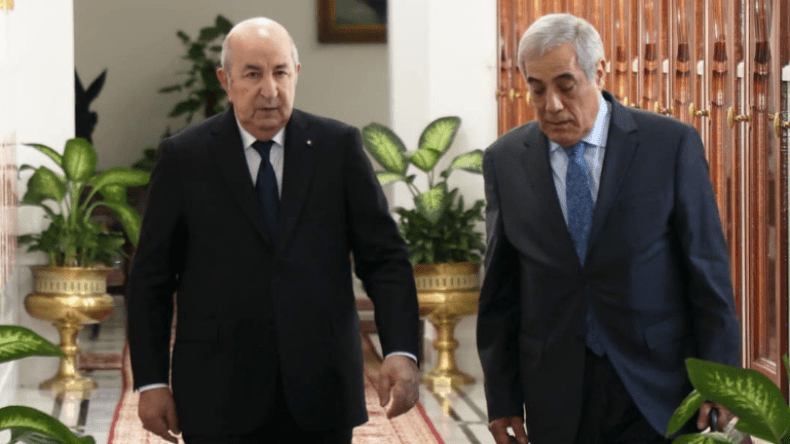 مجلس الوزراء: إعداد دفتر شروط خاص بمشاريع تركيب الهواتف الذكية في الجزائر