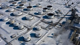 خبير جزائري يتوقع ارتفاعا “غير مسبوق” لأسعار النفط