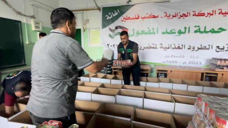 التلفزيون الجزائري يغطي وصول تبرعات الجزائريين إلى قطاع غزة (فيديو)