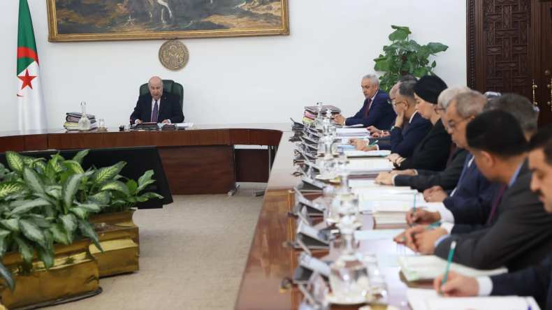 مجلس الوزراء: رئيس الجمهورية يوافق على مراجعة منح المتقاعدين