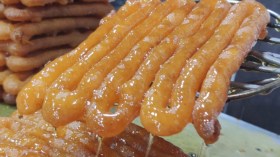 أعوان الرقابة تداهم أحد محلات بيع الزلابية ببوفاريك