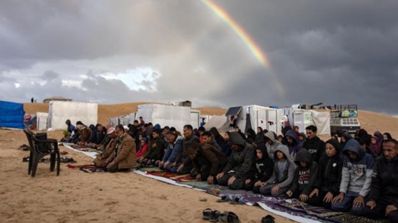 هنيئا لنا فرحتهم بالعيد