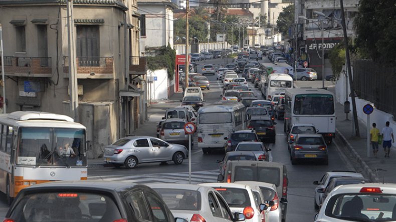 الازدحام المروري يخنق العاصمة ومطالب باستعجال الحلول