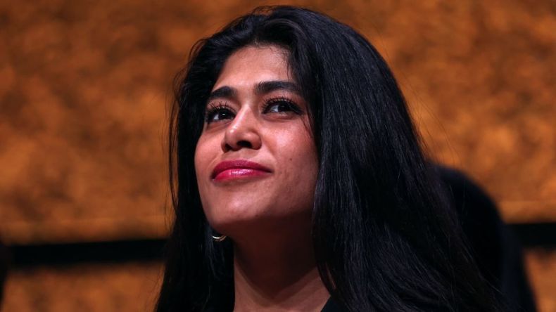 Une militante franco-palestinienne convoquée pour “apologie du terrorisme”!