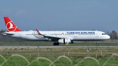 Un avion rate deux fois son atterrissage (VIDEO)