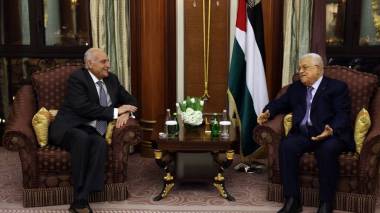 Attaf reçu à Riyadh par Mahmoud Abbas