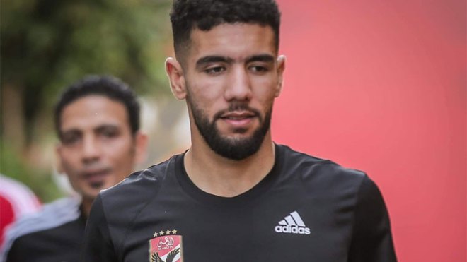 أحمد قندوسي يستفسر عن وضعيته مع الأهلي المصري