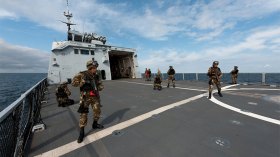 أمام التهديدات الجديدة.. القوات البحريّة جاهزة