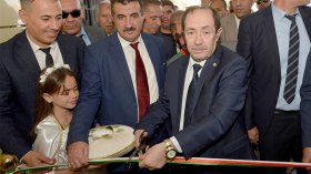 بلعابد: تحيين السكنات الوظيفية وتجهيز المؤسسات رقميّا