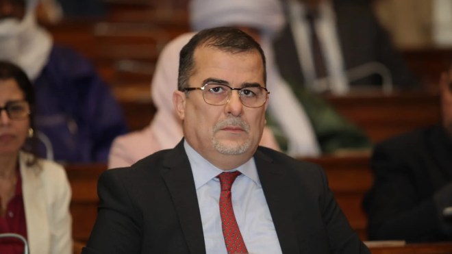 وزير العمل يتحدث عن عروض التوظيف