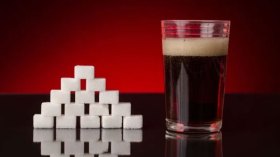 منتجون يشرعون في تخفيض السكريات في المشروبات المحلاة !