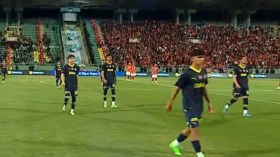 بِالفيديو: لاعبو فنربخشة يرفضون إجراء مباراة الكأس التركية الممتازة