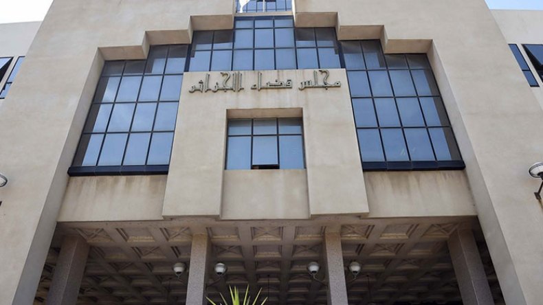3 سنوات سجنا لشاب أضرم النار بسيارة صديقه !