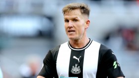 لاعب دولي في “البريمرليغ” يجتاز امتحانا لِسياقة الشاحنات والحافلات!