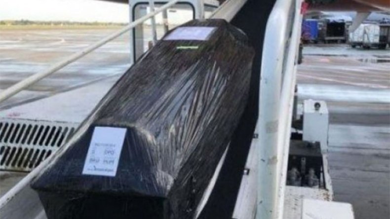نقل جثامين الجزائريين المتوفين بالخارج على عاتق الدولة