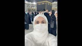 “هل غيرت ديانتها”.. صور ديانا حداد من أمام الكعبة تثير الجدل!