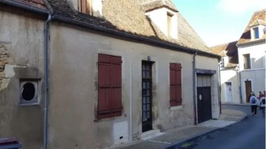 Une maison à vendre à 1 euro seulement!
