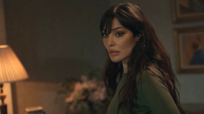 نادين نسيب نجيم تثير السخرية بمشهد في مسلسل “2024”