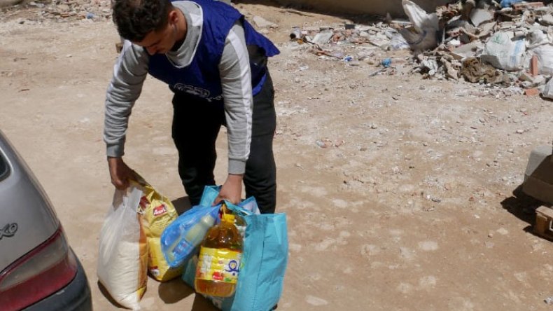 معوزون يمارسون الاحتيال في الاستفادة من إعانات الجمعيات الخيرية